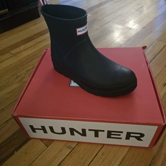Hunter Black Ankle Boots - Picture 1 of 4
